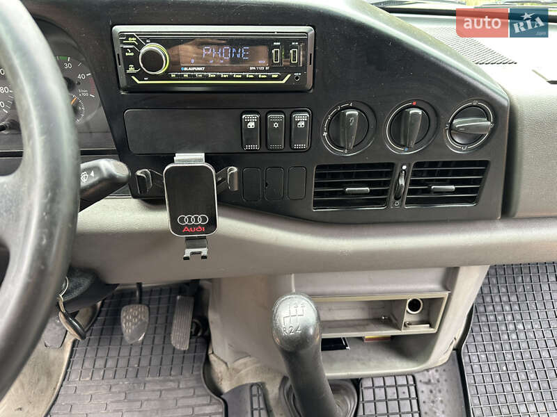 Вантажний фургон Volkswagen LT 2006 в Києві