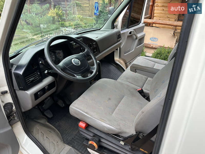 Вантажний фургон Volkswagen LT 2006 в Києві