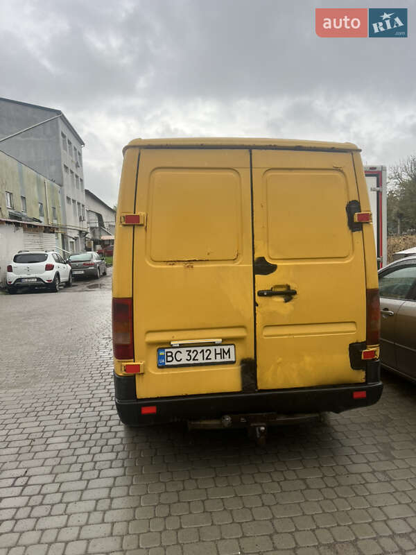 Вантажопасажирський фургон Volkswagen LT 2001 в Львові