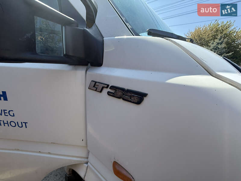 Вантажний фургон Volkswagen LT 2003 в Львові