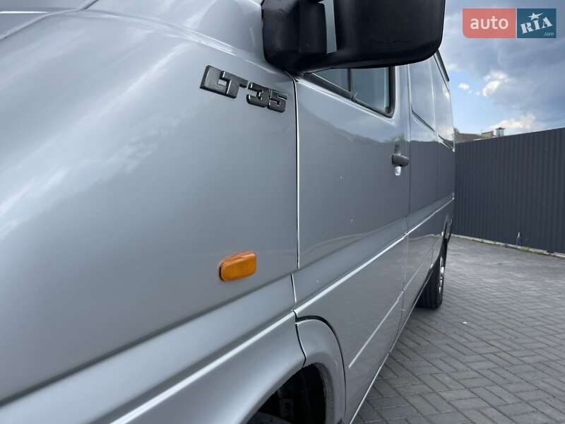 Вантажний фургон Volkswagen LT 2006 в Рівному