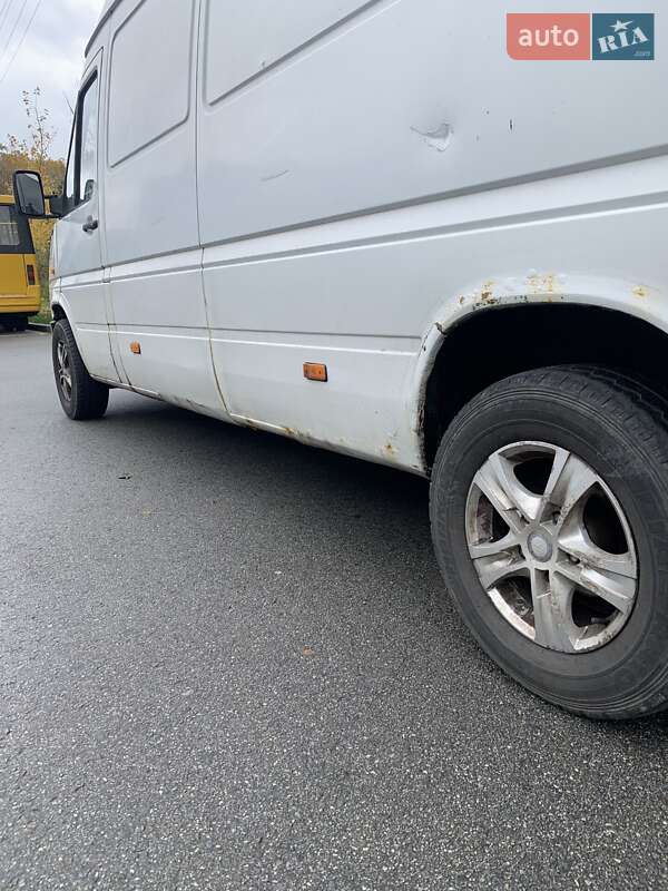 Грузовой фургон Volkswagen LT 2000 в Чернигове