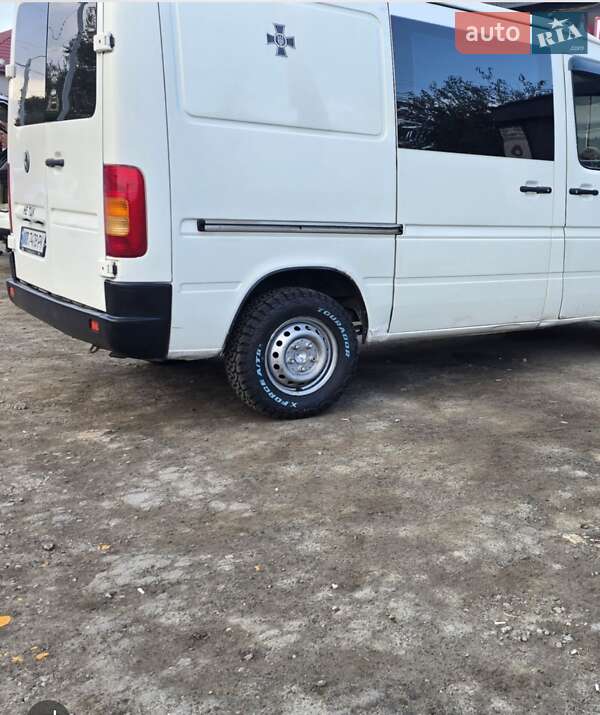 Вантажопасажирський фургон Volkswagen LT 2006 в Дніпрі