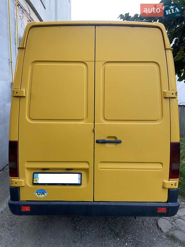 Грузовой фургон Volkswagen LT 2002 в Черновцах