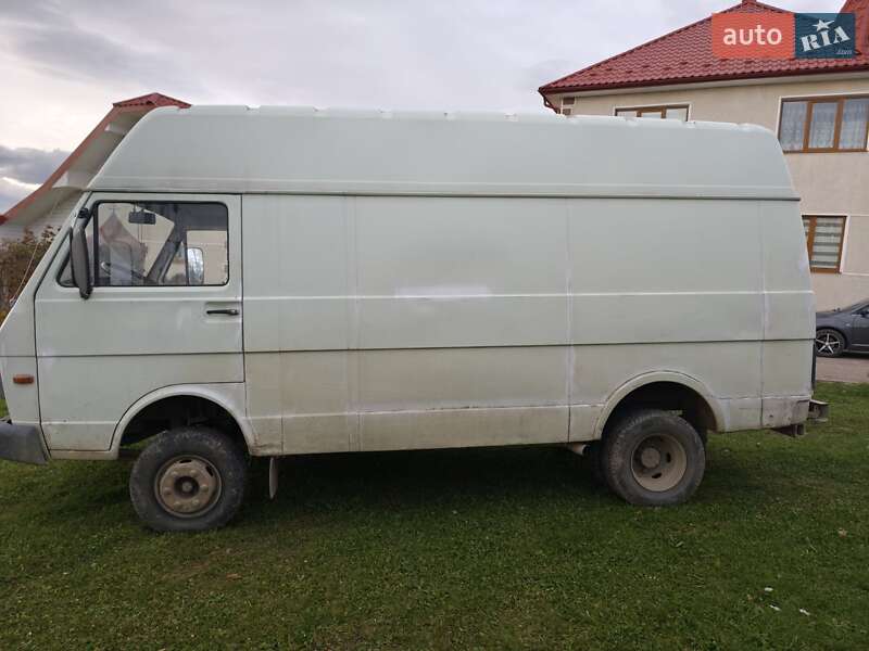 Вантажний фургон Volkswagen LT 1994 в Коломиї