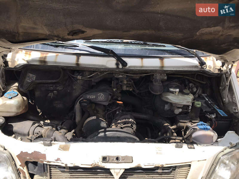 Грузовой фургон Volkswagen LT 2004 в Софиевке