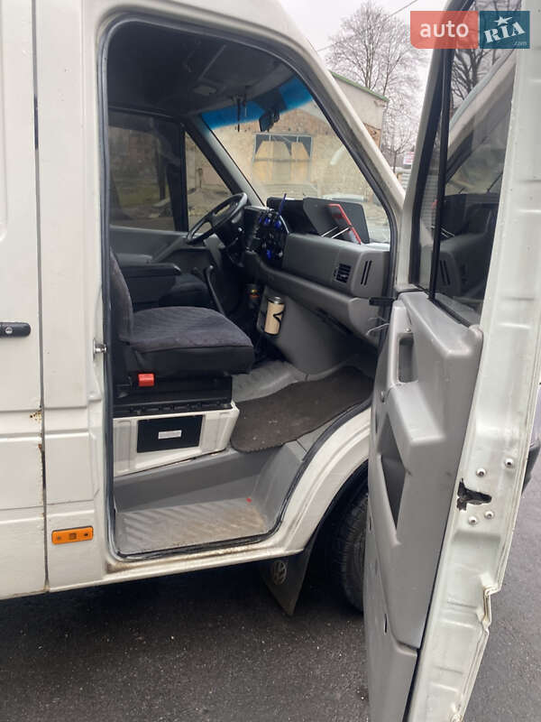 Вантажний фургон Volkswagen LT 1998 в Харкові
