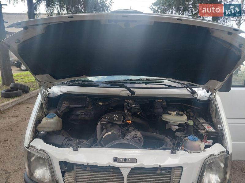 Вантажний фургон Volkswagen LT 2004 в Жовтих Водах