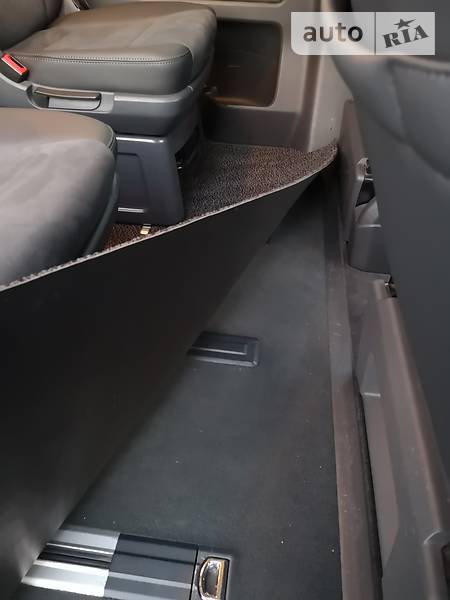 Минивэн Volkswagen Multivan 2013 в Киеве