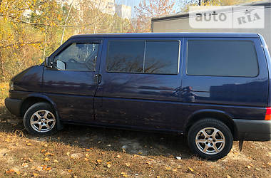 Вантажопасажирський фургон Volkswagen Multivan 2000 в Харкові