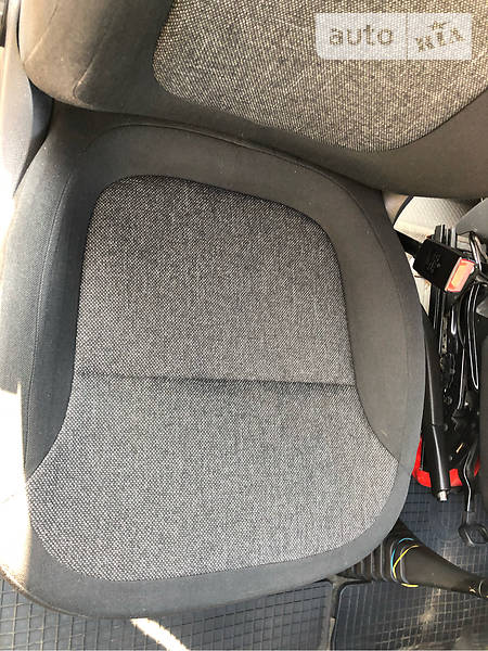 Вантажопасажирський фургон Volkswagen Multivan 2000 в Харкові