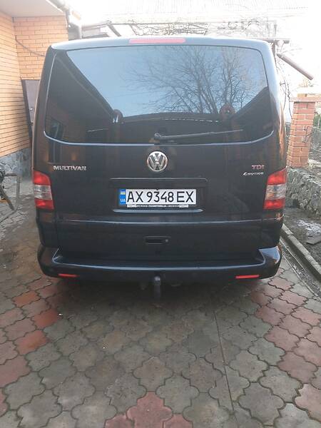 Вантажопасажирський фургон Volkswagen Multivan 2006 в Харкові