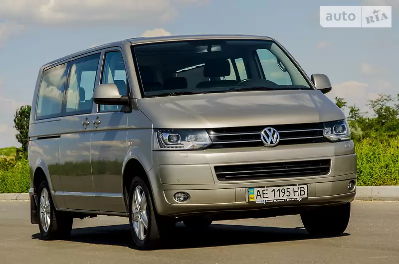 Мінівен Volkswagen Multivan 2012 в 