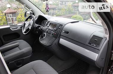 Минивэн Volkswagen Multivan 2010 в 