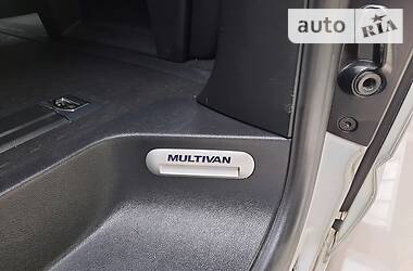 Мінівен Volkswagen Multivan 2017 в Хмельницькому