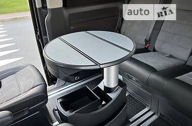 Минивэн Volkswagen Multivan 2020 в 
