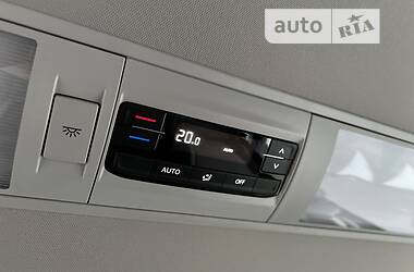 Минивэн Volkswagen Multivan 2020 в 
