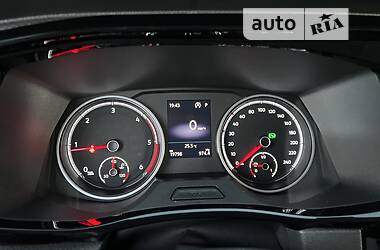 Минивэн Volkswagen Multivan 2020 в 