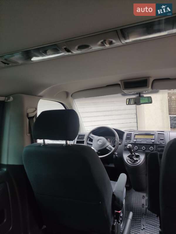 Мінівен Volkswagen Multivan 2010 в Харкові