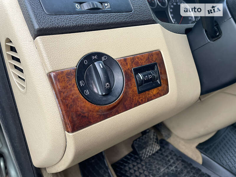 Минивэн Volkswagen Multivan 2004 в Ивано-Франковске фото 13 Минивэн Volkswagen Multivan 2004 в Ивано-Франковске