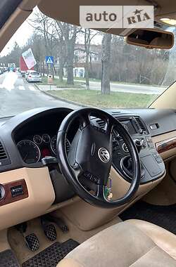 Минивэн Volkswagen Multivan 2006 в 