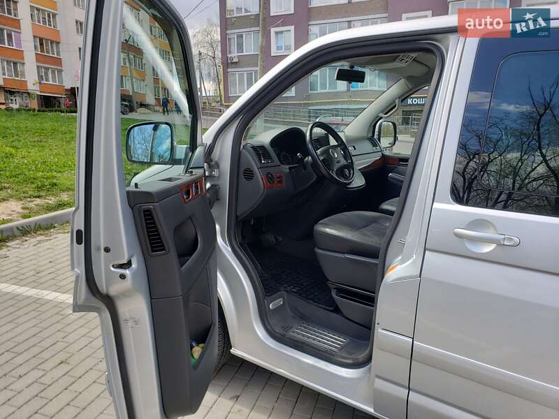 Мінівен Volkswagen Multivan 2008 в Хмельницькому