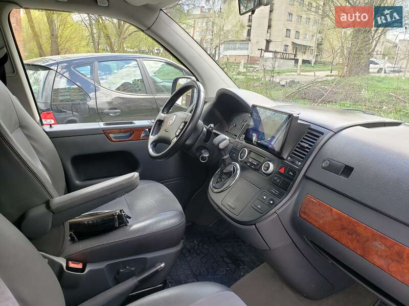 Мінівен Volkswagen Multivan 2008 в Хмельницькому