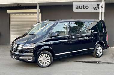Минивэн Volkswagen Multivan 2023 в 