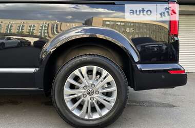 Минивэн Volkswagen Multivan 2023 в 