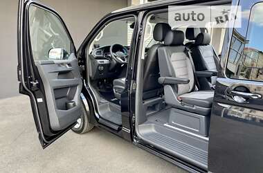 Минивэн Volkswagen Multivan 2023 в 