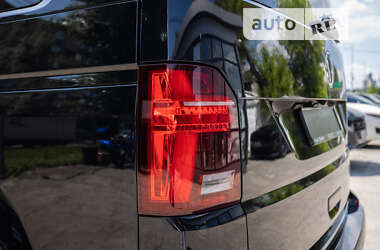 Минивэн Volkswagen Multivan 2023 в 