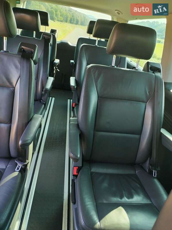 Мінівен Volkswagen Multivan 2012 в Луцьку