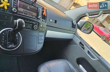 Минивэн Volkswagen Multivan 2012 в 