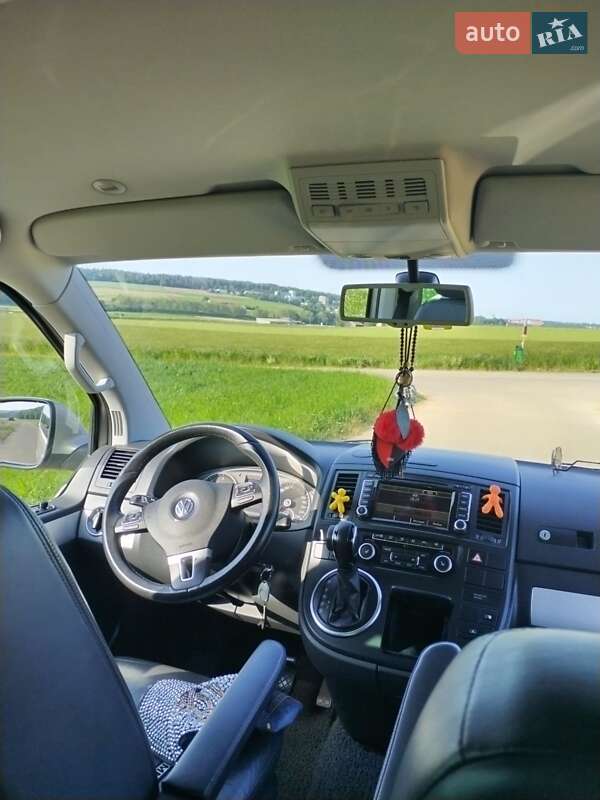 Мінівен Volkswagen Multivan 2012 в Луцьку
