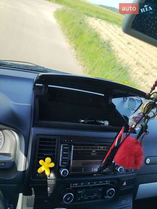 Мінівен Volkswagen Multivan 2012 в Луцьку