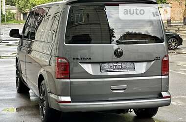 Мінівен Volkswagen Multivan 2017 в 
