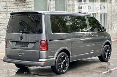 Мінівен Volkswagen Multivan 2017 в 