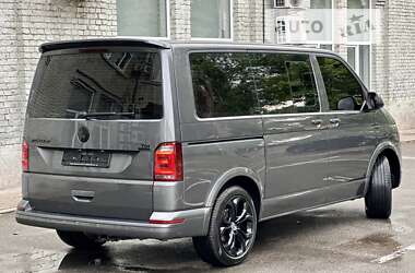 Мінівен Volkswagen Multivan 2017 в 