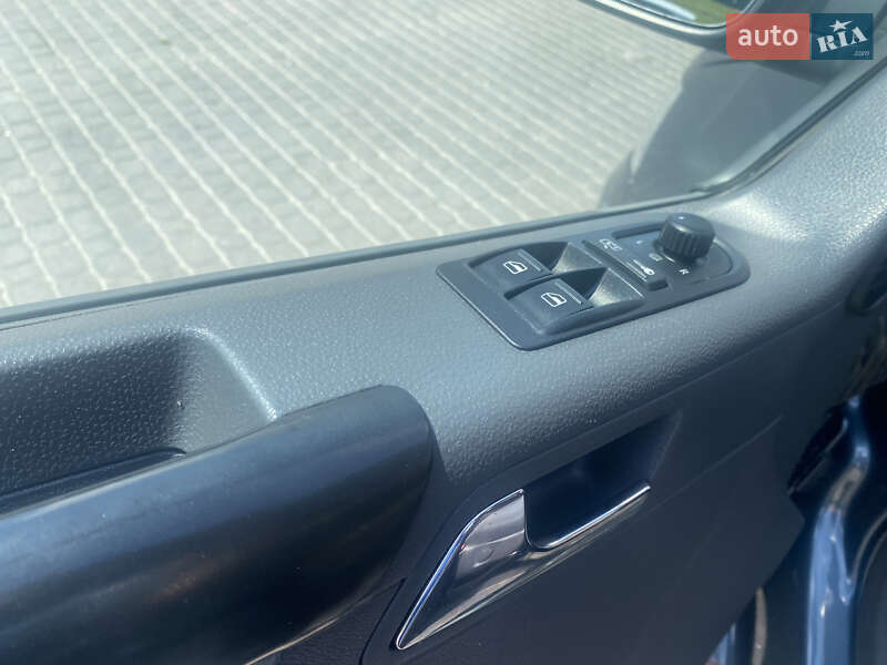 Минивэн Volkswagen Multivan 2007 в Хмельницком