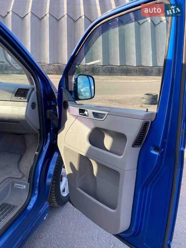 Мінівен Volkswagen Multivan 2005 в Києві