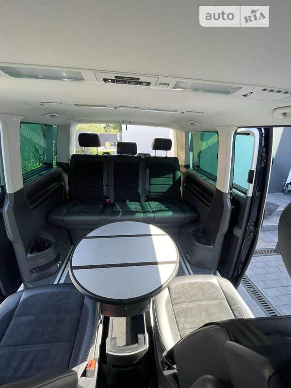 Мінівен Volkswagen Multivan 2019 в Києві
