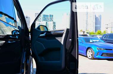 Минивэн Volkswagen Multivan 2017 в 
