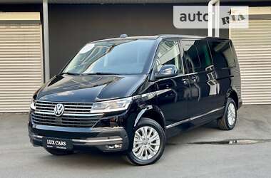 Минивэн Volkswagen Multivan 2023 в 