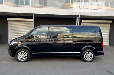 Минивэн Volkswagen Multivan 2023 в 