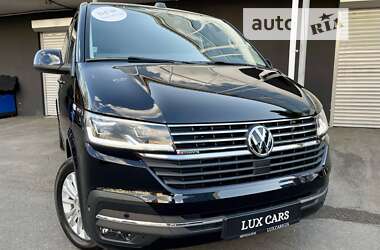 Минивэн Volkswagen Multivan 2023 в 