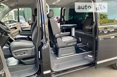 Минивэн Volkswagen Multivan 2023 в 