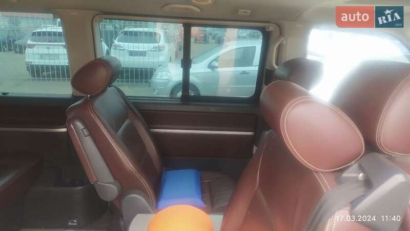 Минивэн Volkswagen Multivan 2012 в Киеве