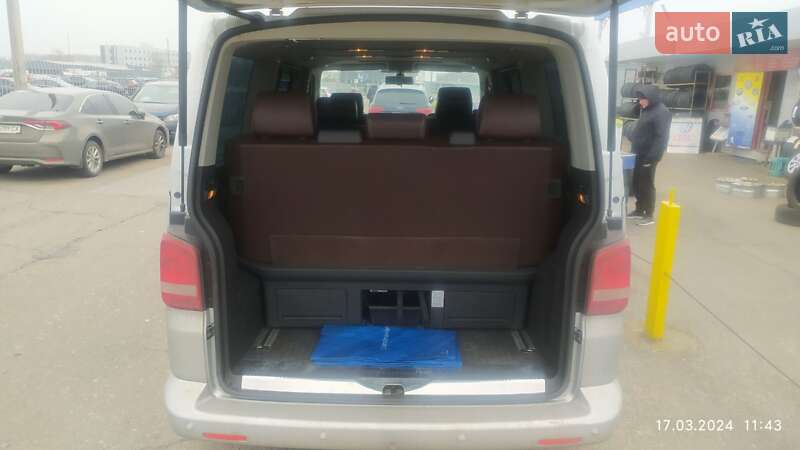 Минивэн Volkswagen Multivan 2012 в Киеве