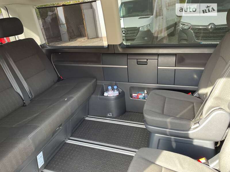 Минивэн Volkswagen Multivan 2017 в Киеве