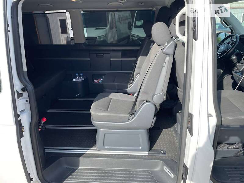 Минивэн Volkswagen Multivan 2017 в Киеве